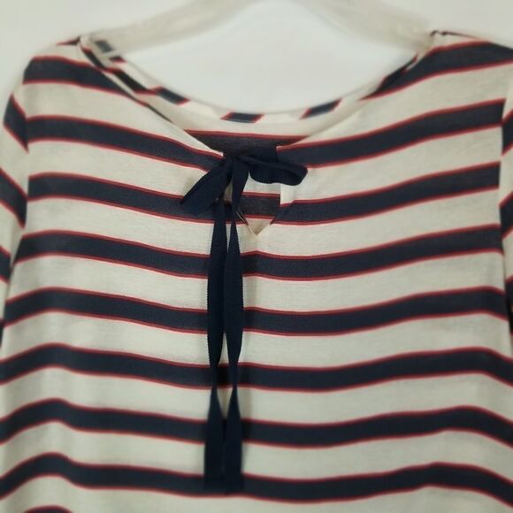 Cute boxy, red white blue top w/tie in back. Sz XS - Picture 7 of 10